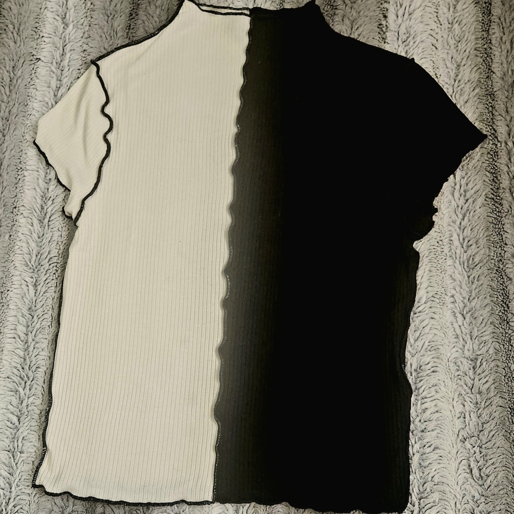 Almost Famous Black And White Top Size S